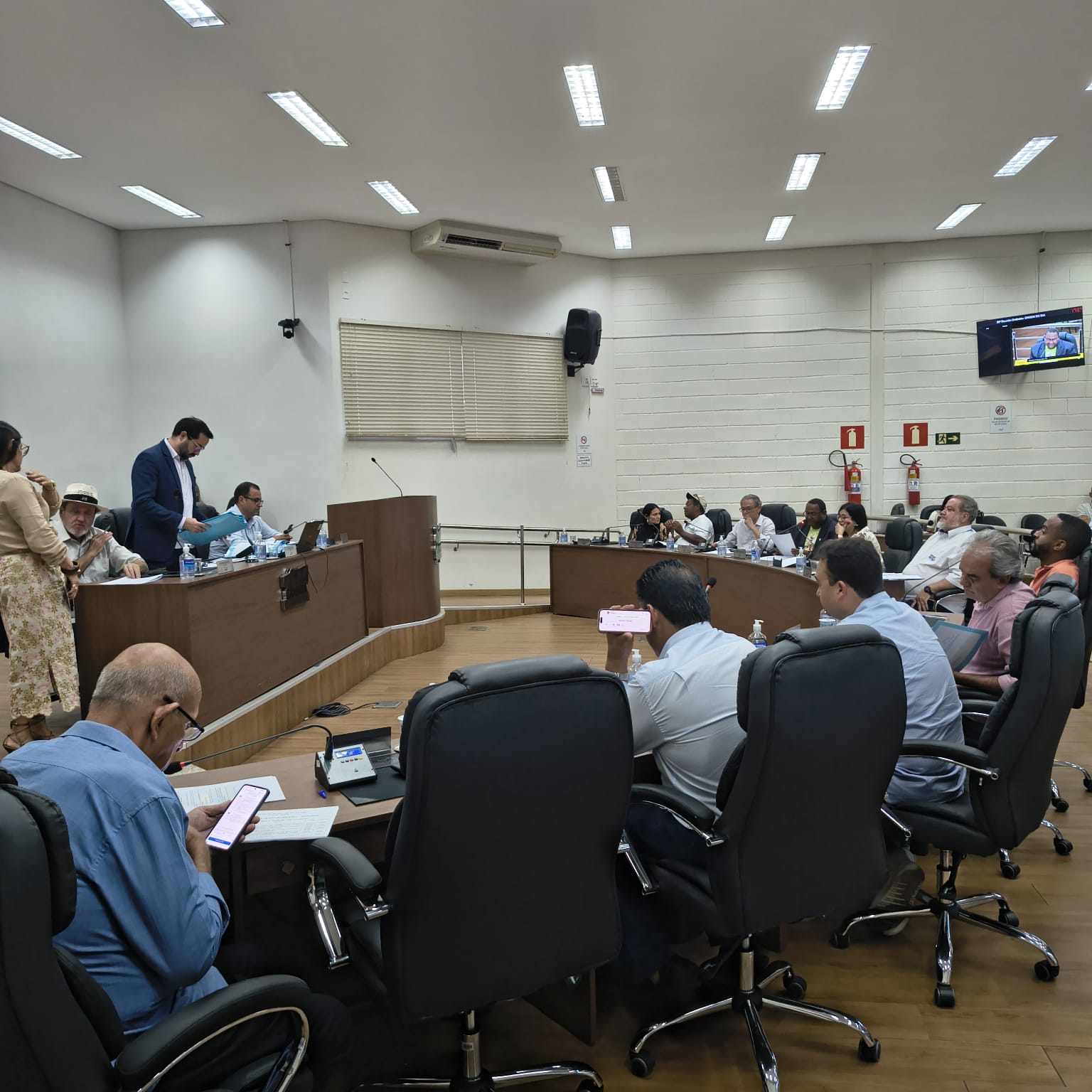 Câmara de Araxá aprova 12 Projetos e discute melhorias para o município