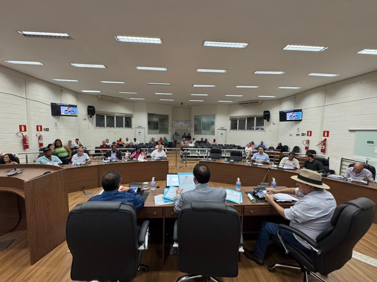 Câmara de Araxá realiza 57ª reunião e aprova projetos voltados à inclusão e proteção social